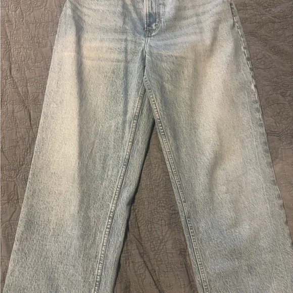 Abercrombie , like new Ultra High Rise 90s Straight Jean- 31 XL - Picture 3 of 8
